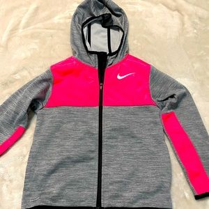 Nike girls jacket size 7 good used condition smoke free environment